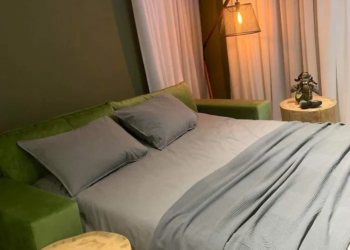 Luxury - Up To 4 People