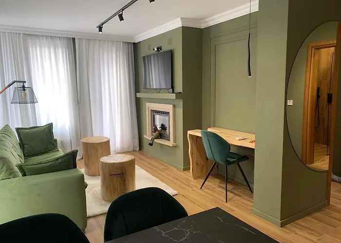 Luxury - Up To 4 People *